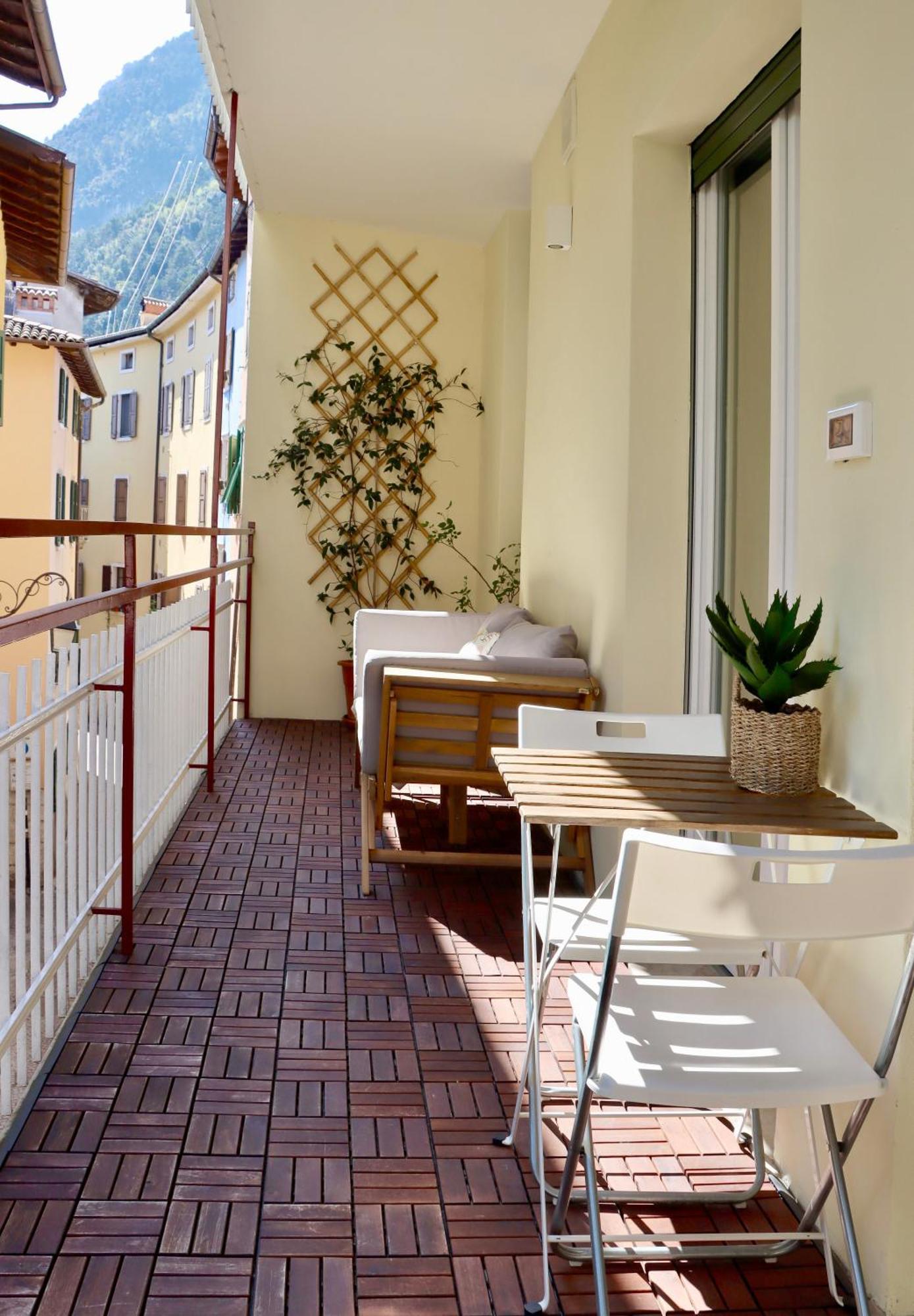 New Apartment In Historical Center Near Lake Riva del Garda Exterior foto