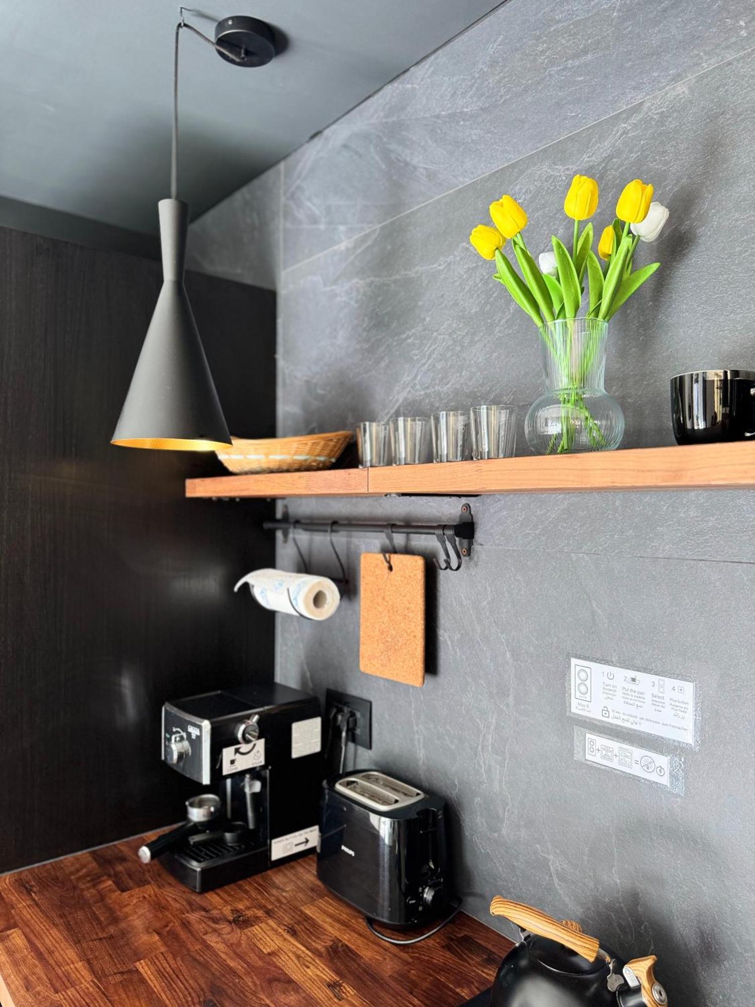 New Apartment In Historical Center Near Lake Riva del Garda Exterior foto